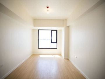 Mandani Bay Studio unit for sale in Cebu City Brand New