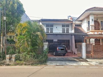 Rumah Akses Tol Pulomas Jakarta Timur