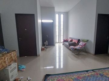 Rumah di Meruyung, Bagus 2Lt, Semi Furnish, Hoek, di Pelita