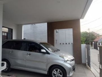 Rumah di Meruyung, Bagus 2Lt, Semi Furnish, Hoek, di Pelita