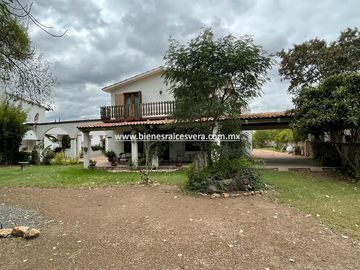 CASA EN VENTA EN TEQUISQUIAPAN EN GRANJAS RESIDENCIAL ELVI