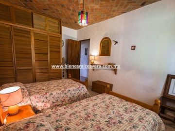 CASA EN VENTA EN TEQUISQUIAPAN EN GRANJAS RESIDENCIAL ELVI