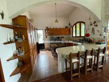 CASA EN VENTA EN TEQUISQUIAPAN EN GRANJAS RESIDENCIAL ELVI