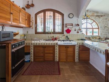CASA EN VENTA EN TEQUISQUIAPAN EN GRANJAS RESIDENCIAL ELVI