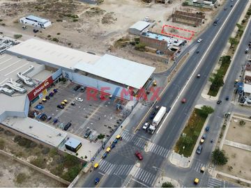 ¡Oportunidad única en Paita! 🌟

Te presentamos este excelente terreno en venta, ubicado en la estratégica carretera a Paita , justo en esquina, en l