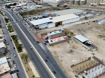 ¡Oportunidad única en Paita! 🌟

Te presentamos este excelente terreno en venta, ubicado en la estratégica carretera a Paita , justo en esquina, en l