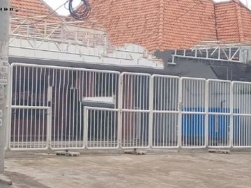 tempat usaha bekas makanan jalan flores, Strategis