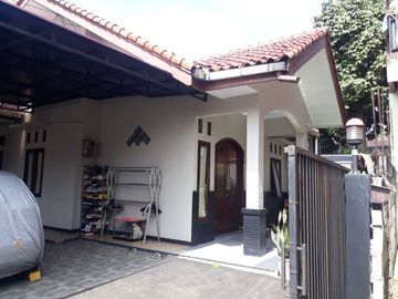 Rmh second siap Huni semi furnished beji,depok