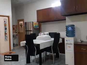 Rmh second siap Huni semi furnished beji,depok