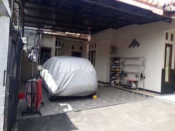 Rmh second siap Huni semi furnished beji,depok