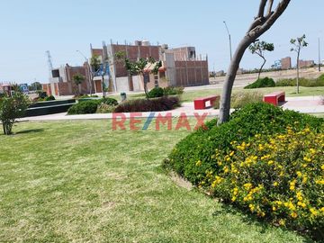 ✨ ¡OPORTUNIDAD ÚNICA para cumplir tu sueño de construir tu casa ideal! ✨

📍 Ubicación Privilegiada:
LOTE 022 Mz - E3 Urb. San Antonio De Chiclayo,