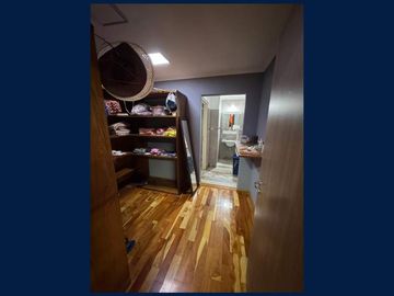 Casa en 2 Plantas y Local Comercial