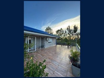 Casa en 2 Plantas y Local Comercial