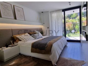 PRECIOSA CASA NUEVA EN VENTA LAS CONDES