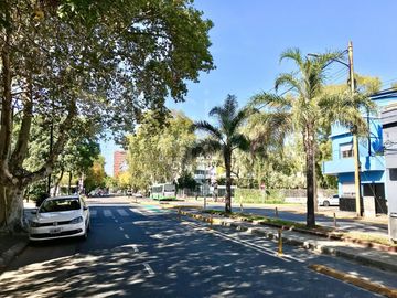 Casa de 3 ambientes en Devoto sobre Lote Propio c/ Dependencia mas Departamento de 2 ambientes