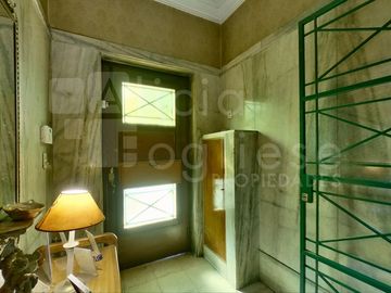 Casa de 3 ambientes en Devoto sobre Lote Propio c/ Dependencia mas Departamento de 2 ambientes
