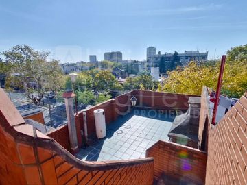 Casa de 3 ambientes en Devoto sobre Lote Propio c/ Dependencia mas Departamento de 2 ambientes