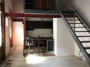 HERMOSO 2 AMBIENTES TIPO LOFT , RECICLADO