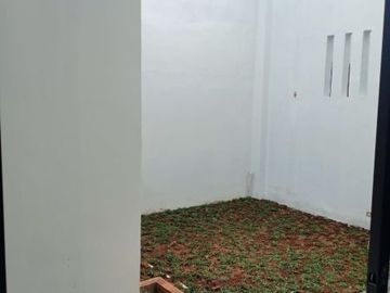 DIJUAL RUMAH BAGUS SIAP HUNI ROW JALAN LEBAR DI GRIYA LOKA BSD