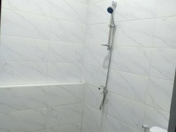 DIJUAL RUMAH BAGUS SIAP HUNI ROW JALAN LEBAR DI GRIYA LOKA BSD