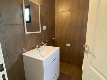 Venta - Casa 4 Ambientes - Campo Grande, Villa Rosa