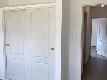 Venta - Casa 4 Ambientes - Campo Grande, Villa Rosa