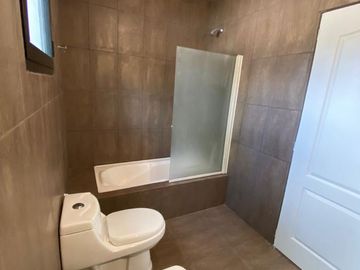 Venta - Casa 4 Ambientes - Campo Grande, Villa Rosa
