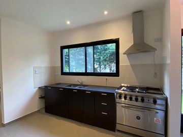 Venta - Casa 4 Ambientes - Campo Grande, Villa Rosa