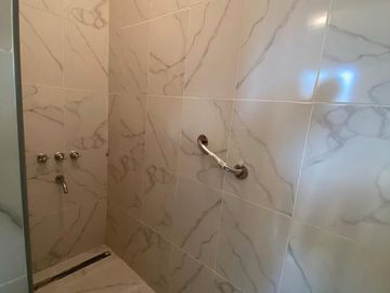 Venta - Casa 4 Ambientes - Campo Grande, Villa Rosa