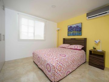 Venta de casa Ria 3 dormitorios en Casa Laguna- Floreana cerca del Riocentro Dorado y Plaza Batan, La Aurora Daule