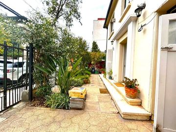 Casa en Venta en EMILIO DELPORTE, ANTONIO VARAS, MANUEL MONTT