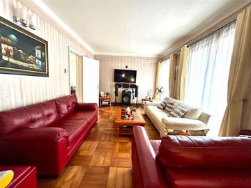 Casa en Venta en EMILIO DELPORTE, ANTONIO VARAS, MANUEL MONTT