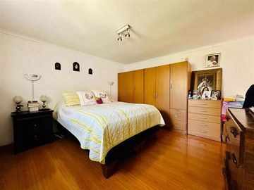 Casa en Venta en EMILIO DELPORTE, ANTONIO VARAS, MANUEL MONTT