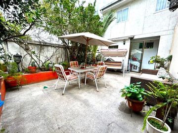 Casa en Venta en EMILIO DELPORTE, ANTONIO VARAS, MANUEL MONTT