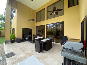 Venta de casa en Costa del Este, Residencias Antigua