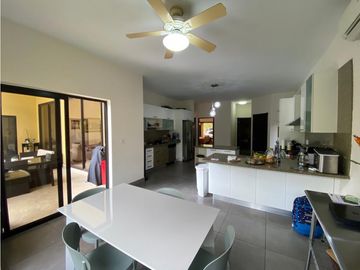 Venta de casa en Costa del Este, Residencias Antigua
