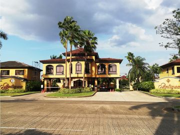 Venta de casa en Costa del Este, Residencias Antigua