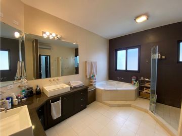 Venta de casa en Costa del Este, Residencias Antigua