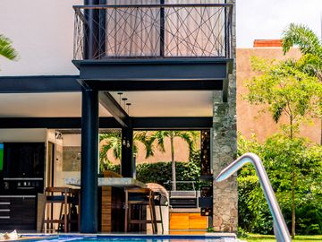 SE VENDE CASA EN CONDOMINIO EN Calle Paseo de los Tabachines 39-49, Fraccionamiento Los Tabachines, Cuernavaca, Morelos, 62498, MEX