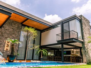 SE VENDE CASA EN CONDOMINIO EN Calle Paseo de los Tabachines 39-49, Fraccionamiento Los Tabachines, Cuernavaca, Morelos, 62498, MEX