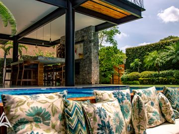 SE VENDE CASA EN CONDOMINIO EN Calle Paseo de los Tabachines 39-49, Fraccionamiento Los Tabachines, Cuernavaca, Morelos, 62498, MEX