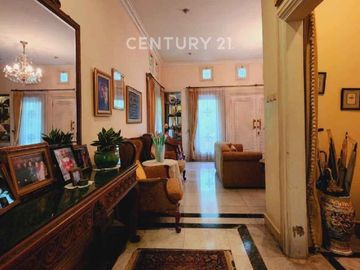 Rumah Mewah Berkarakter Luas 1012 M2 Kemang Jakarta Selatan