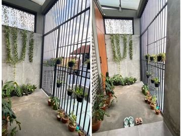 6 Bedroom House for sale