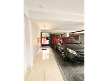 🏡 ¡Departamento de Estreno en 1er Piso con Amplio Patio! 🌿✨
Vive con comodidad y ubicación privilegiada en este moderno departamento de 70 m², ubicad