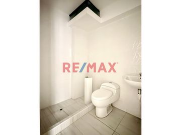 🏡 ¡Departamento de Estreno en 1er Piso con Amplio Patio! 🌿✨
Vive con comodidad y ubicación privilegiada en este moderno departamento de 70 m², ubicad