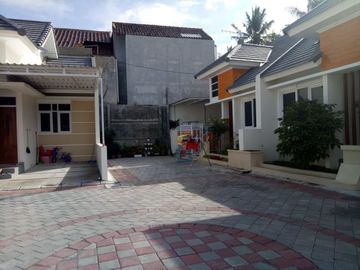 Dalam Lingkungan Nasionalis dan Asri Rumah Jogja 15 menit ke Terminal Jombor