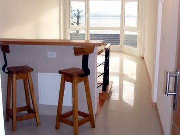 Departamento casi nuevo, 1 dormitorio, cochera y baulera, con excelente vista