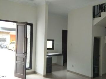 Rumah di Lebak Bulus, Jaksel. Baru 2 lantai