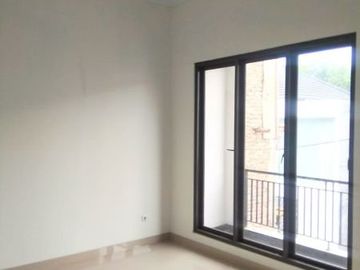 Rumah di Lebak Bulus, Jaksel. Baru 2 lantai