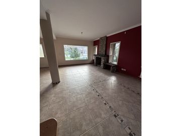 IMPORTANTE CASA EN LOS PUENTES!!!